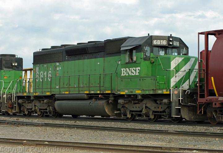 BNSF 6816 - SD40-2.jpg